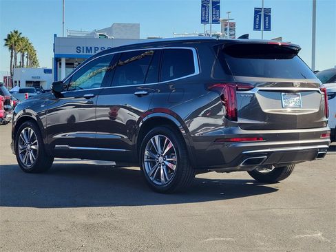 Used 2020 Cadillac XT6 Premium Luxury image 2