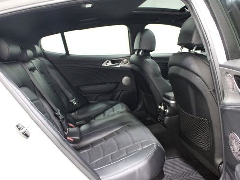 Used 2022 Kia Stinger GT2 image 27