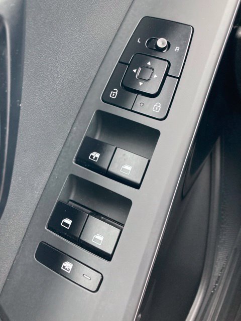 Used 2024 Kia Niro EX w/ EX Cold Weather Package FWD image 30