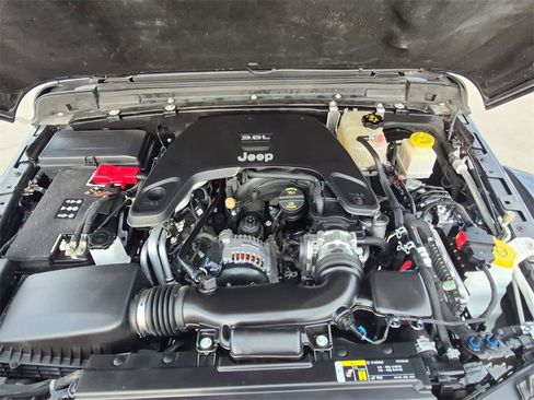 Used 2020 Jeep Gladiator Rubicon image 25