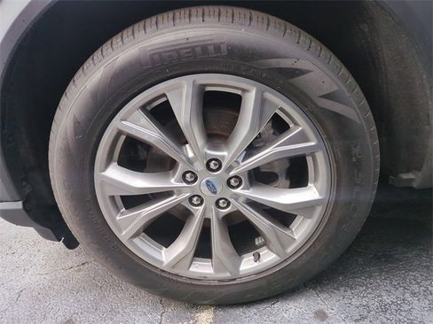 Used 2023 Ford Explorer XLT w/ Equipment Group 202A image 8