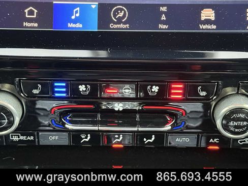 Used 2022 Jeep Grand Cherokee Summit w/ Luxury Tech Group V image 23