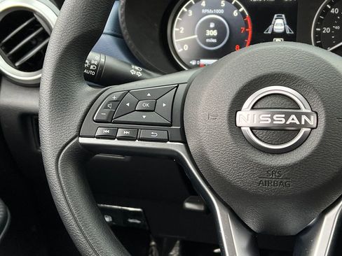 Used 2025 Nissan Versa SV w/ Trunk Package image 20