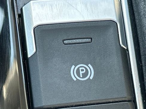 Used 2023 Volkswagen Taos SE image 54