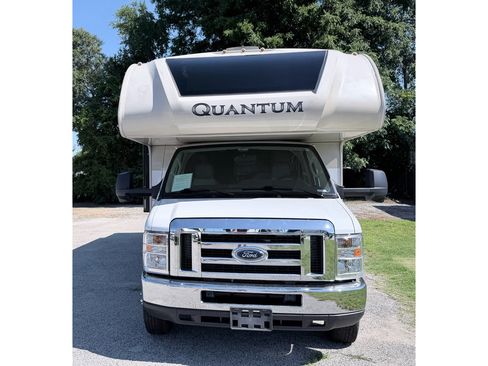 Used 2019 Ford E-450 and Econoline 450 Super Duty w/ Motorhome Prep Package RWD image 3