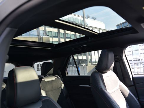 Used 2025 Ford Explorer ST w/ Sun And Sound Package image 12