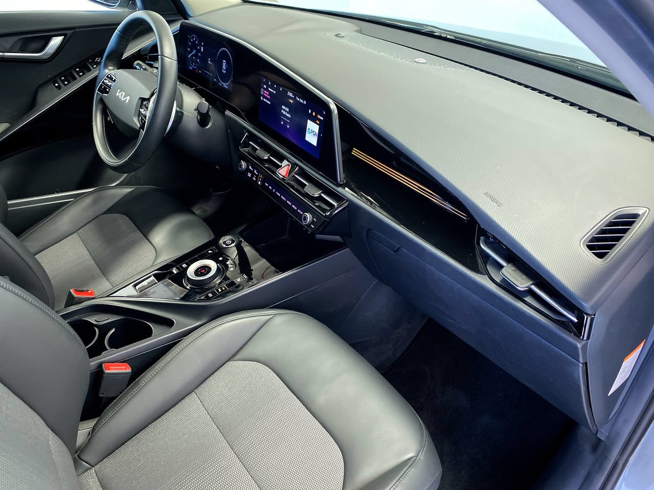 Certified 2024 Kia Niro Wind FWD image 29