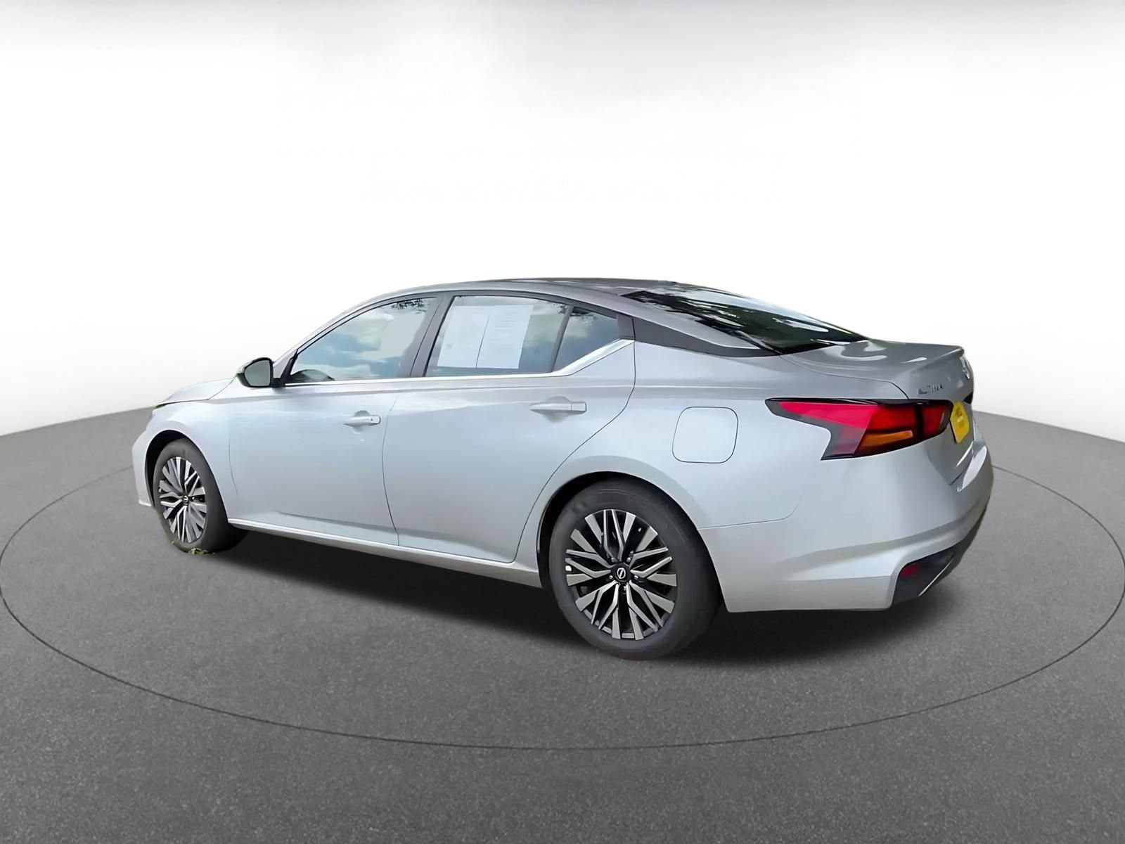 Used 2026 Nissan Altima 2.5 SV FWD image 9