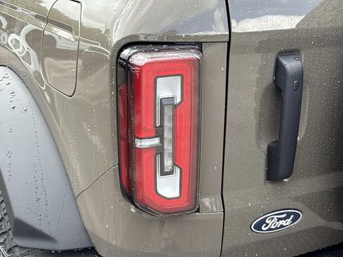 New 2026 Ford Bronco Badlands w/ Sasquatch Package AWD/4WD image 12