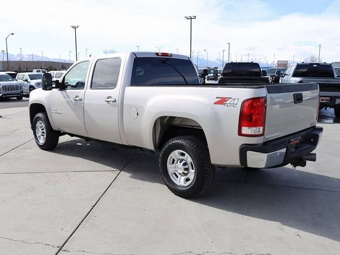 Used 2008 GMC Sierra 2500 SLT w/ Z71 Off-Road Package image 4
