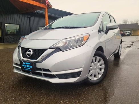 Used 2019 Nissan Versa Note SV image 1