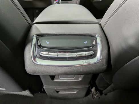 Used 2023 Cadillac XT6 Premium Luxury FWD image 27