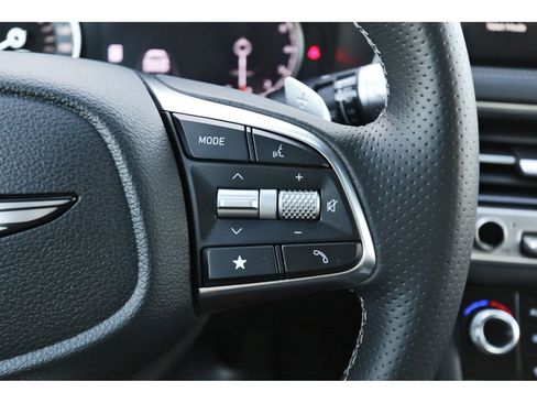 Used 2026 Genesis G70 2.5T image 18