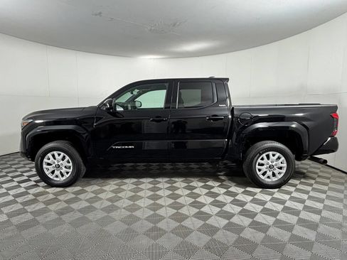 Used 2025 Toyota Tacoma SR5 AWD/4WD image 3
