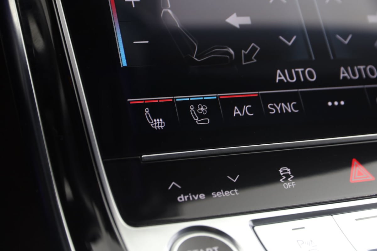 Used 2023 Audi A8 L 3.0T AWD/4WD image 8