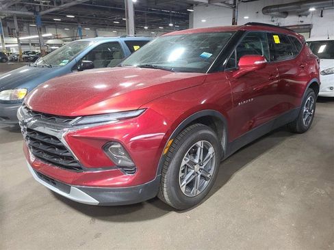 Used 2023 Chevrolet Blazer LT AWD/4WD image 4