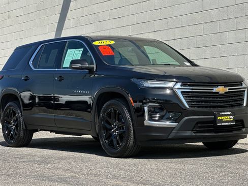 Certified 2023 Chevrolet Traverse LS FWD image 2