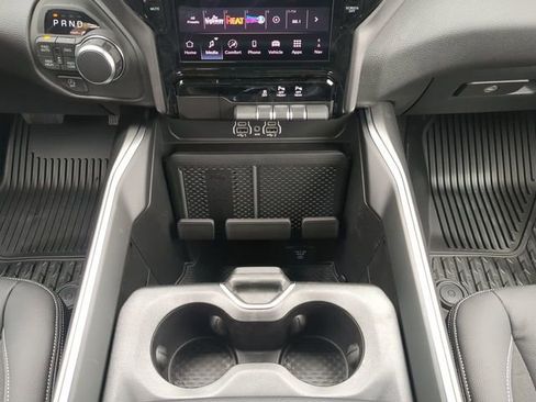 New 2026 RAM 1500 4x4 Crew Cab image 21