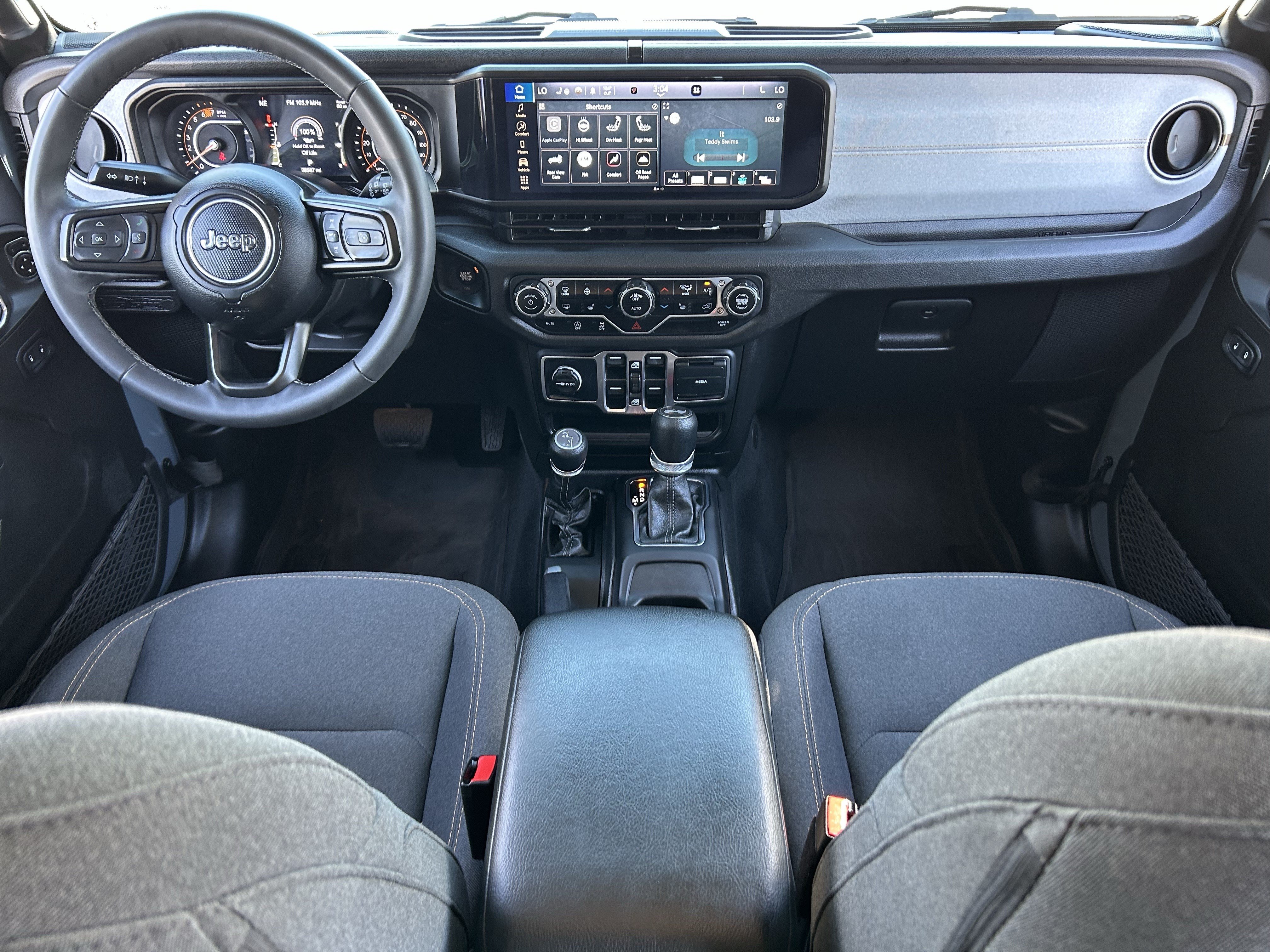 Used 2025 Jeep Wrangler Unlimited Sport AWD/4WD image 13