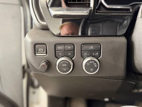 Used 2023 GMC Sierra 1500 SLE AWD/4WD image 26