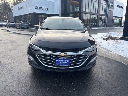 Used 2020 Chevrolet Malibu LT image 2
