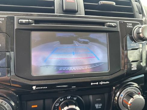 Used 2018 Toyota 4Runner TRD Off-Road Premium AWD/4WD image 22