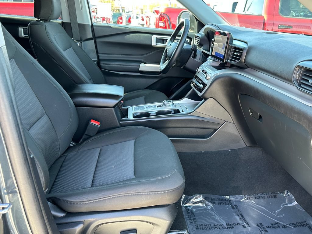 Used 2023 Ford Explorer XLT RWD image 16