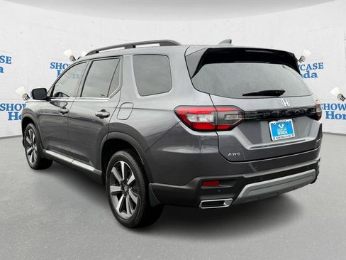 Used 2023 Honda Pilot Touring image 5