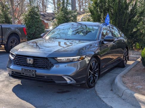 Used 2025 Honda Accord Touring image 6