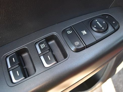 Used 2018 Kia Sportage LX FWD image 18