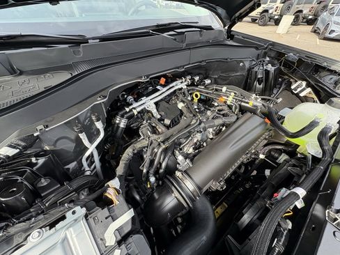 New 2026 Ford Explorer Active w/ Active Comfort Package image 18