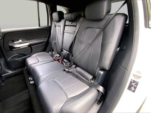 Used 2021 Mercedes-Benz GLB 250 4MATIC image 21