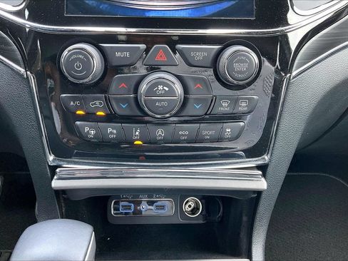 Certified 2021 Jeep Grand Cherokee Limited w/ Quick Order Package 28K 80th AWD/4WD image 19