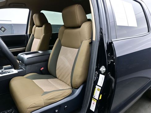 Used 2017 Toyota Tundra SR5 image 12