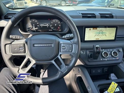 Used 2024 Land Rover Defender 110 X-Dynamic SE image 23