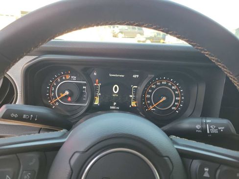 Used 2024 Jeep Gladiator Sport image 18