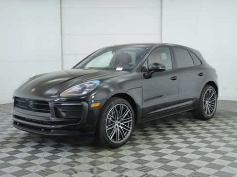 Used 2025 Porsche Macan AWD/4WD image 1