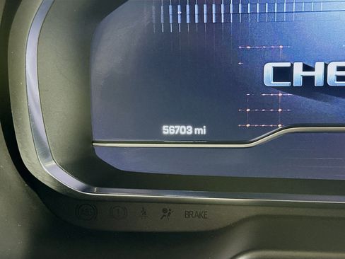 Used 2024 Chevrolet Suburban LT image 18