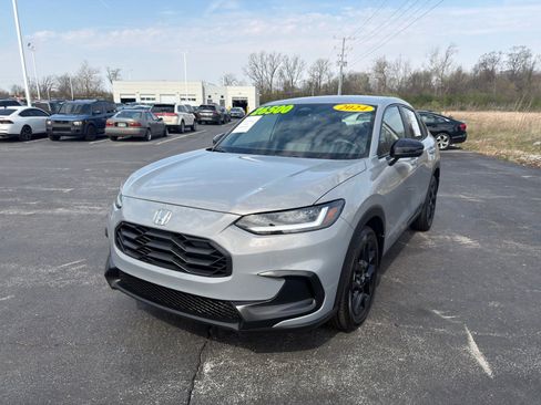 Used 2024 Honda HR-V Sport image 2