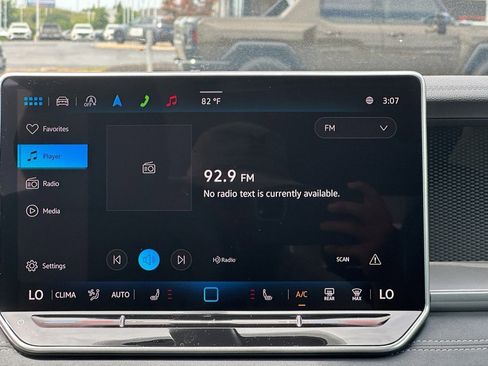New 2025 Volkswagen Tiguan SE image 12