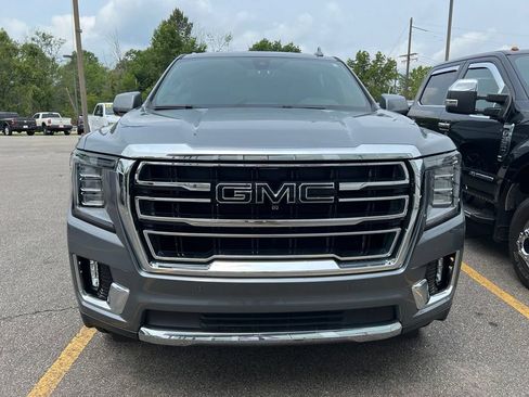 Used 2022 GMC Yukon XL SLT w/ SLT Premium Package AWD/4WD image 4