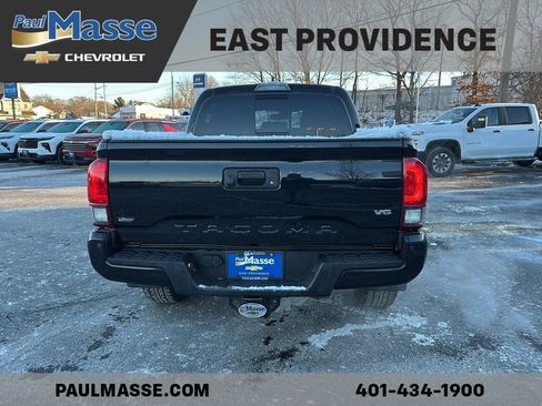 Used 2018 Toyota Tacoma Limited image 6