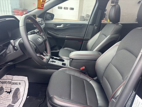 New 2025 Ford Escape ST-Line Select w/ Tech Pack #2 AWD/4WD image 12