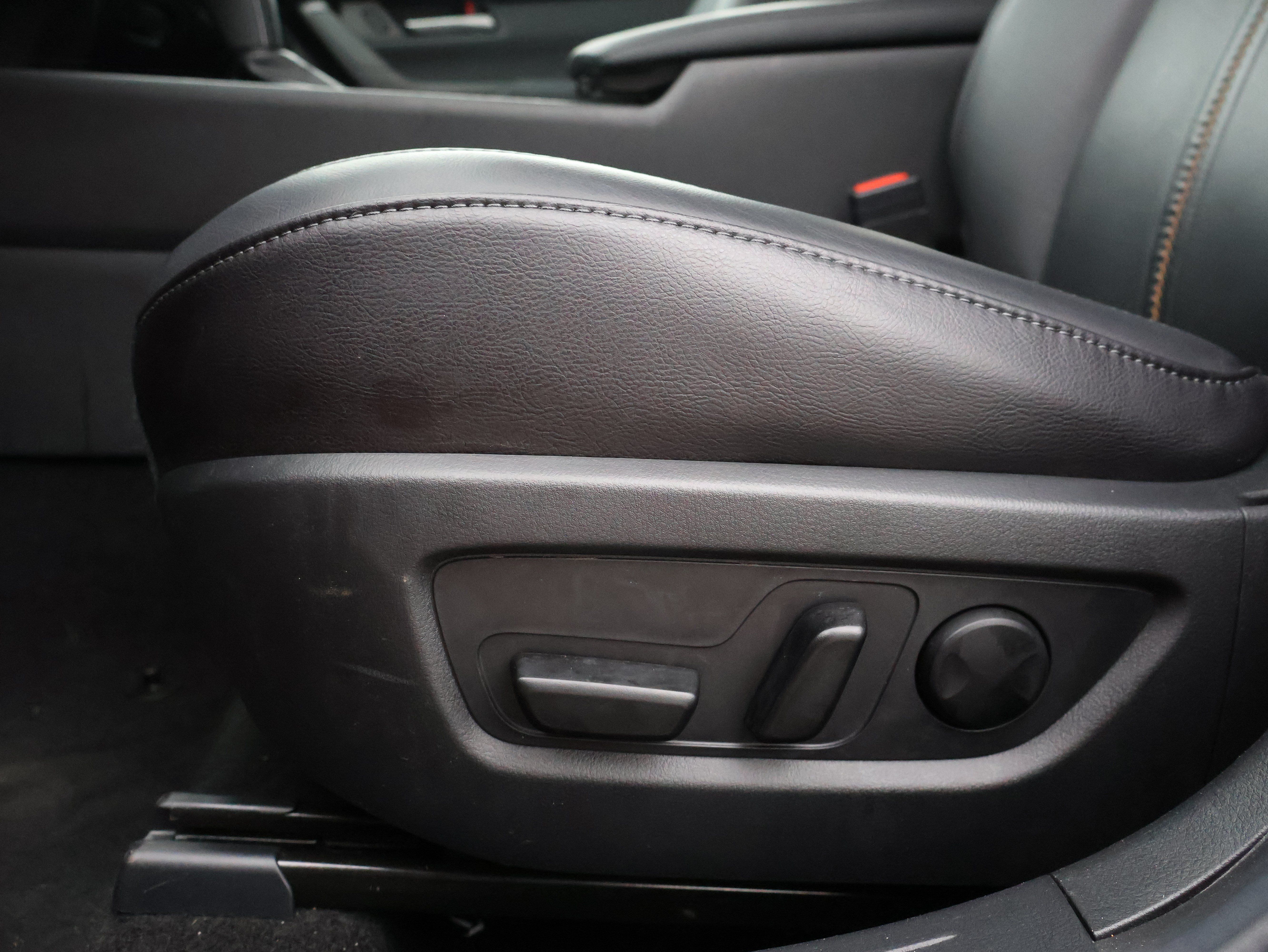 Used 2025 MAZDA CX-50 AWD 2.5 Hybrid w/ Premium Pkg image 24
