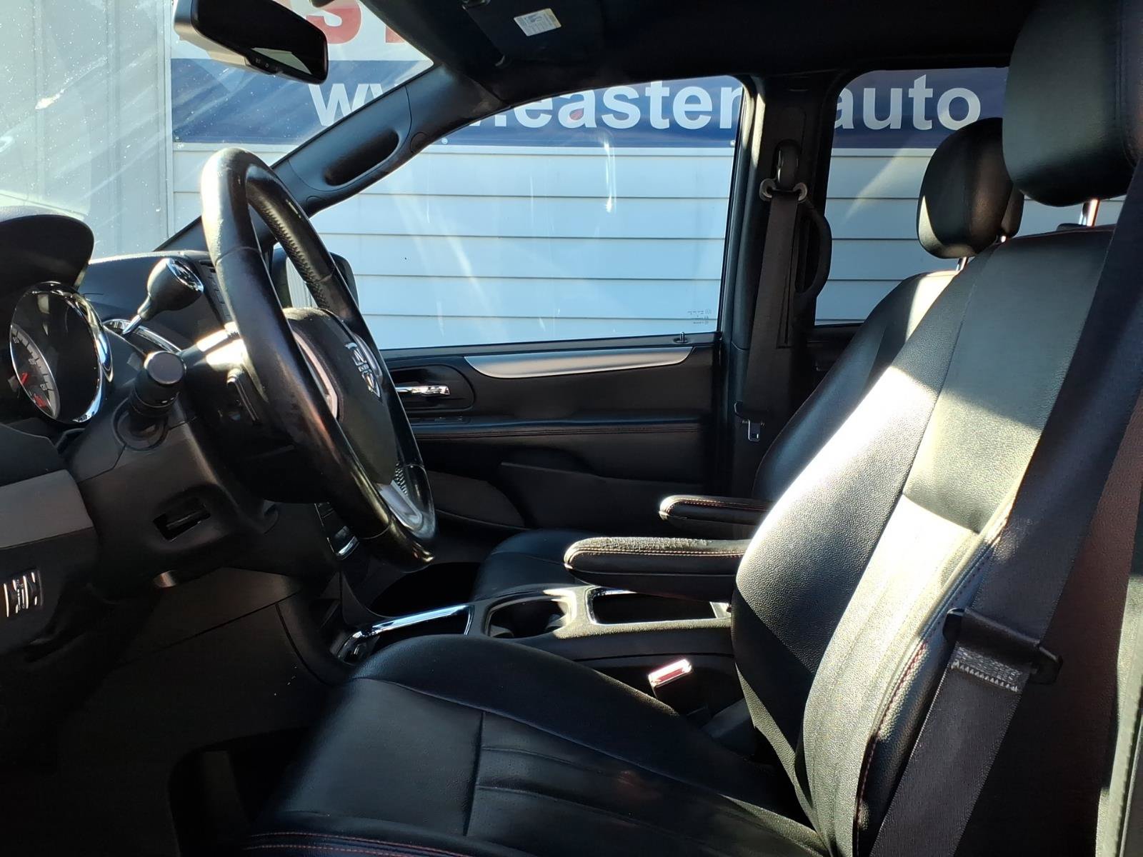 Used 2017 Dodge Grand Caravan GT FWD image 8