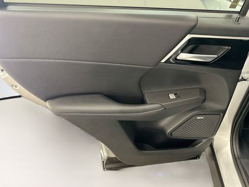 Used 2025 Mitsubishi Outlander SE AWD/4WD image 27