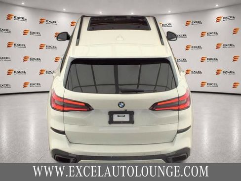 Used 2022 BMW X5 xDrive40i w/ M Sport Package AWD/4WD image 4