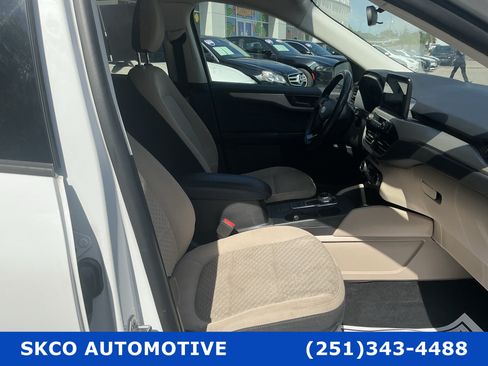 Used 2022 Ford Escape SE w/ Convenience Package FWD image 13