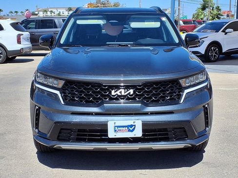Certified 2022 Kia Sorento S w/ Panoramic Sunroof Package image 2