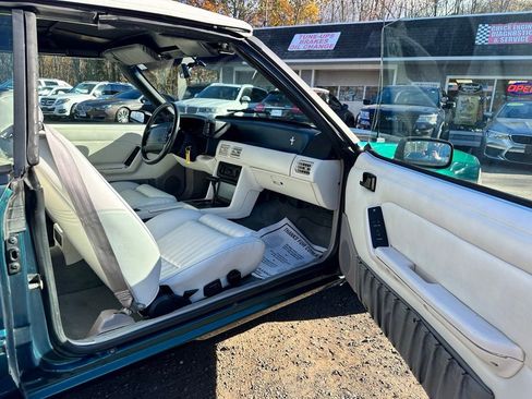 Used 1990 Ford Mustang LX image 25